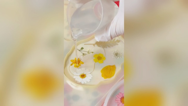 Ghguole Epoxy Resin Kits-7.6 L/2 Gallons Crystal Clear Epoxy Resin&Hardener for Beginners,Resin Starter Kit for DIY Art&Craft,Jewelry Making,Mold Casting,Table Top Coating,Wood,Gift