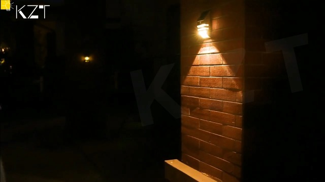 Lampada Solare Esterna Rosnek Con Sensore Di Movimento, 342 LED, 3500LM, 3 Modalità, 2 Telecomandi, IP65, Per Giardino E Terrazza