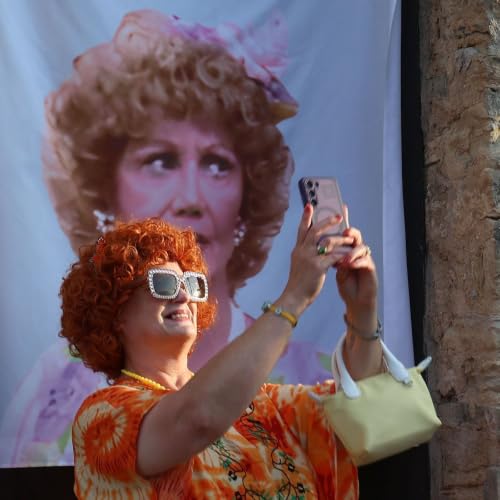 Red wigs, wild muumuus: Utica&rsquo;s Mrs. Roper Romp grows into a summer must-do
