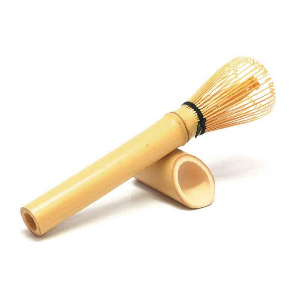 Japanischer Teebesen mit langem Griff wie ein Stößel, hergestellt aus japanischem Bambus-Teebesen (Chasen), weiße Bambusfarbe