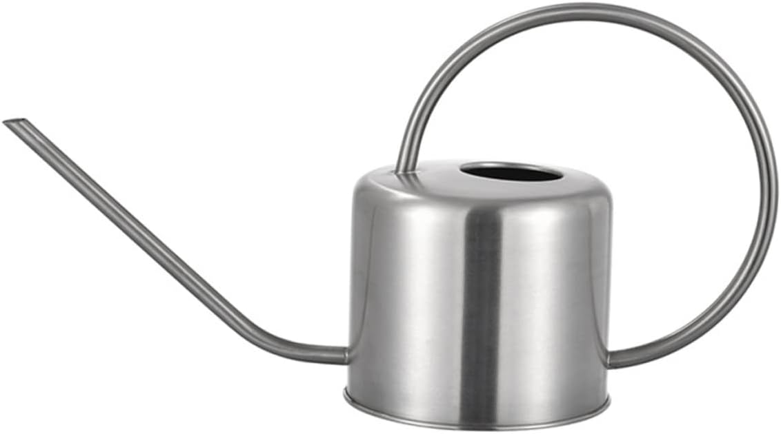 ガーデニングに欠かせないステンレススチール製じょうろ。注ぎ口が長く、室内・屋外の植物への水やりが簡単。シルバー(Silver)