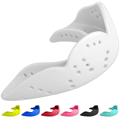 SISU Mouth Guard Aero - Snow White - Ultra Slim Gumshield for Adults & Kids - Custom Fit Rugby Gum Shield- A Remouldable Sports Mouthguard for Boxing, MMA, Hockey - (Medium 5' - 6' Tall)