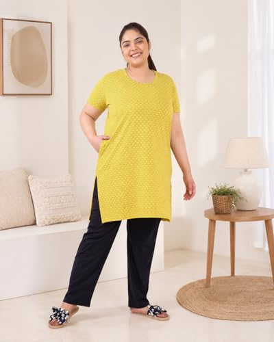 Image of In Love Women's All-Over Printed Cotton Plus Size Longline T-Shirt with Pockets