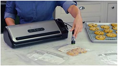 Food Saver FM3945 2-in-1 Vacuum Sealing System