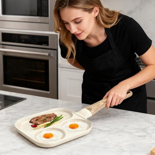 Poêle à omelette induction et sandwich pour un petit-déjeuner rapide