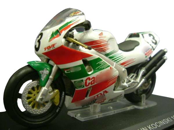 Amazon.co.jp: IXO/イクソ 1/24スケール ホンダ RC45 1997 ジョン