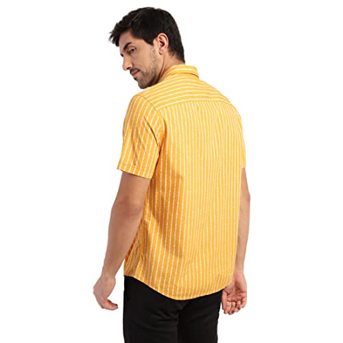 Image of Levi's Men's Solid Slim Fit Shirt
