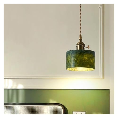 Lustre en verre vert nordique idéal au-dessus d'un îlot de cuisine