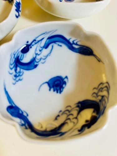 青い龍の絵柄 古伊万里 青い龍の絵柄 古伊万里