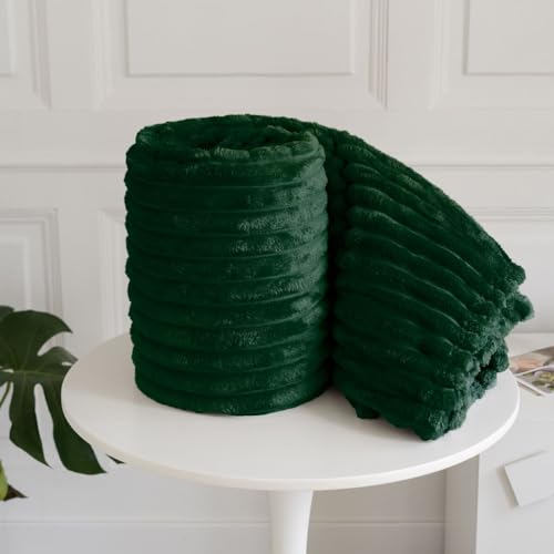 oceanevo Ribbed Cord Chunky Throw Fluffy Fleece Faux Fur Velvet Toch Plush Cozy Soft Blanket For Sofa Bed Settee Couch Chair (Emerald Green, King- 200 X 240cm)