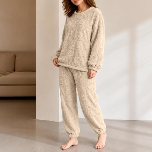 Piuwrlz Women's Heart Pattern Fleece Pajama Set - image 3