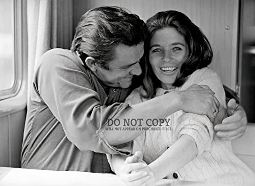 Foto rara de Johnny Cash y June Carter 8x10: el póster definitivo para fans del country de 1969