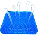 🎁 【Súper suave y difícil de deformar】: El cojín de gel tiene propiedades de amortiguación que restaura su forma original tan pronto como se estira y aprieta y tiene una vida más larga que el cojín convencional. Y es lo suficientemente pequeño como para transportarlo en avión en vuelos largos. Se puede usar en varios lugares, como el asiento del conductor de un automóvil, una silla de comedor en casa, la oficina, una silla de ruedas y un cine.