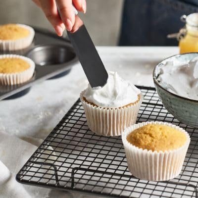 Lakeland Bakeware 6-Cavity Deep Bun Cupcake and Muffin Baking Tray in Blue - Image 2