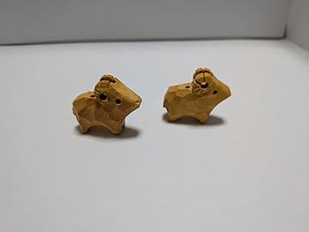 Amazon.co.jp: 柘植 根付 羊 2体セット 木彫り 彫刻 干支 つげ : おもちゃ