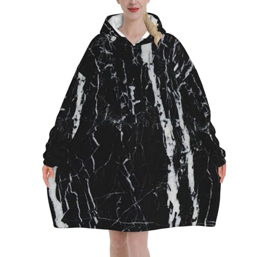 Couverture à capuche géante style marbre pour des soirées cocooning au chaud