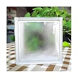 Insonorisation : Conçues avec des propriétés d'amortissement du bruit, ces briques de verre créent des barrières d'isolation acoustique efficaces, idéales pour les cloisons de bureau ou les environnements urbains nécessitant des zones calmes