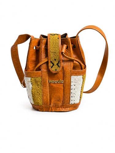 Sac bandoulière bohème fait main chargé d'histoire et de culture africaine unique