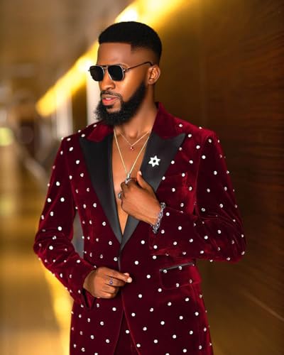 Men's 2 Pieces Velvet Suit with Rhinestones Slim Fit Peak Lapel Prom Tuxedos Blazer Jacket Pants for Wedding Party3