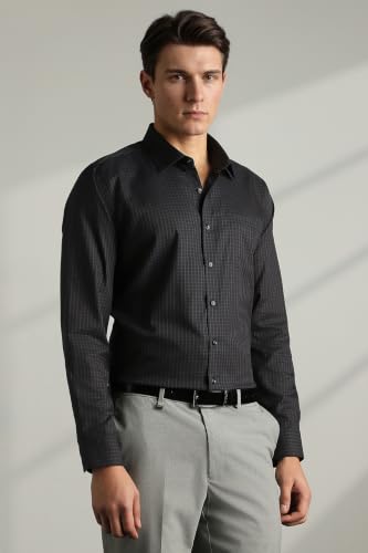 Image of Van Heusen Men's Cotton Solid Slim Fit Shirt