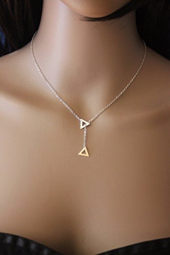 Collier cravate en argent massif avec son pendentif triangle géométrique