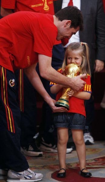 Miniatura 4 de Réplica de la Copa Mundial 2022, réplica de la Copa del Mundo 2022, trofeo de resina para fanáticos del fútbol, trofeo para fanáticos del deporte,