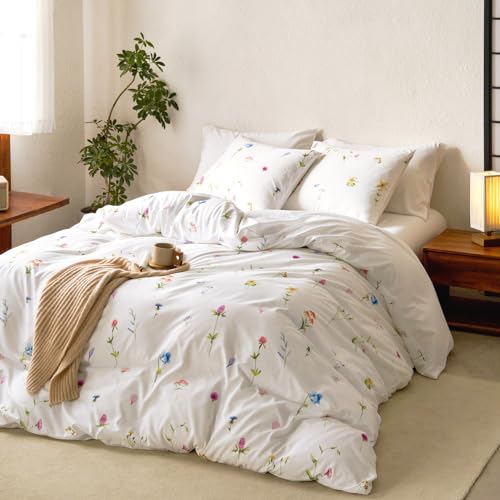 Image of Wake In Cloud - Floral Comforter Set, Cottagecore Cute Aesthetic Watercolor Tiny Flowers and Leaves, Soft Lightweight Bedding for Women Teen Girls, 3 Pieces, White, Queen Size