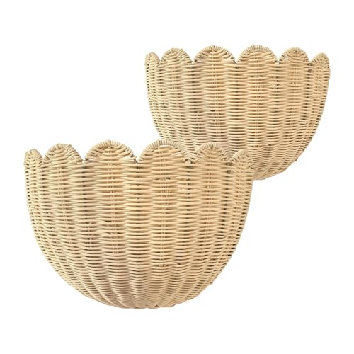 Set of 2 Scalloped Hanging Wicker Baskets for Wall Scalloped Home Decor Hanging Woven Rattan Wall Basket for Flowers Front Door Bathroom Storage (Imitation Rattan)