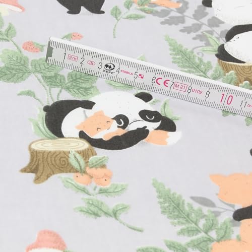Kinderstoff Baumwolle Meterware 160 cm – Panda & Fuchs Wald Motiv auf Grau – Baumwollstoff schadstoffgeprüft – Stoff Tiere für Kinderbettwäsche, Kleidung & Deko