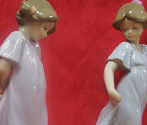 Nao By Lladro Collectible Porcelain: Special Colorsplash Edition - Set Of 2 Figurines Paired Together: How Pretty And So Shy - "Sisters" #TOP2