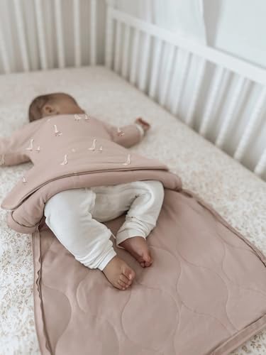 Image of GUNAMUNA Long-Sleeve Transitional Swaddle Sleep Bag - Soothes Infants, Easy Diaper Changes with WONDERZiP