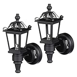 Design authentique. Cette lampe décorative miniature présente une élégante finition en métal noir et une fabrication soignée qui reproduit fidèlement les appliques murales pour un éclairage de maison de poupée et un attrait visuel accru.