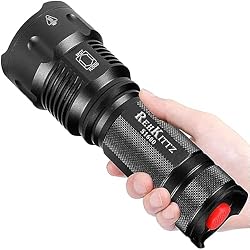 REHKITTZ Linterna LED Alta Potencia,3300 Lúmenes,E...: 【MÁS GRANDE, MÁS BRILLANTE, MÁS PRÁCTICA】 - La S1600 es una linterna grande y brillante. El brillo de la linterna es de 3300 lúmenes. Con una estructura sólida y un brillo deslumbrante. Linterna led de alta potencia de tamaño mediano y gran potencia,...