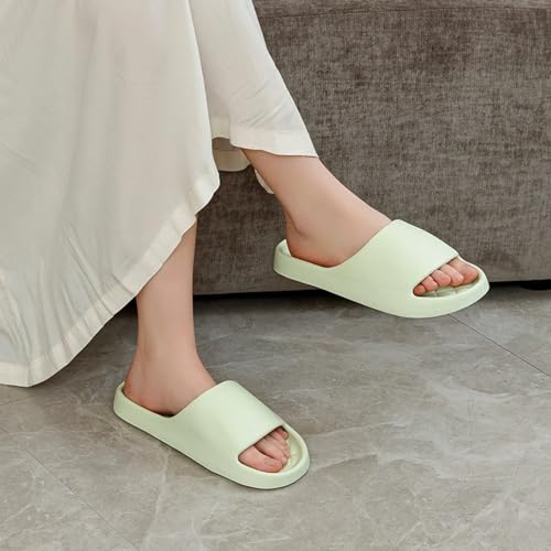 Checkered Home Slippers Slides for Women Men Indoor Bathroom Slippers Thickened Sole Shower Slippers Non-Slip Soft Sole House Shoes Outdoors Beach Slippers Summer Sandals2