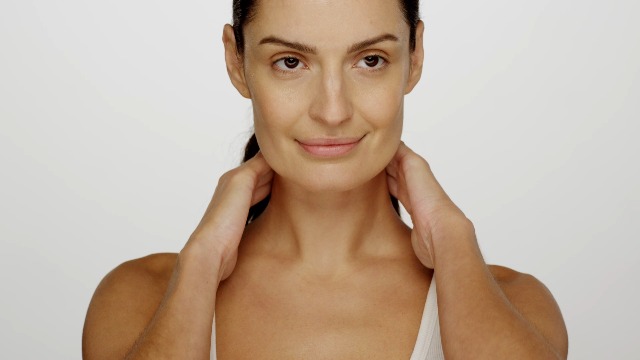 Amazon.com: Cult51 Neck And Decollete Firming Cream - Intensely