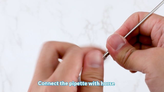 5ml Livestock Syringe with 7 Needles, Semi-Automatic Dose Adjustable, Continuous Cattle Syringe for Goats Poultry Liquid