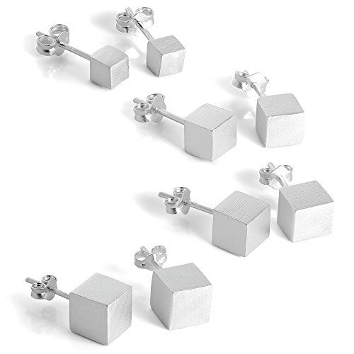 Boucles d'oreilles cubes mates argent, le cadeau idéal pour marquer un moment