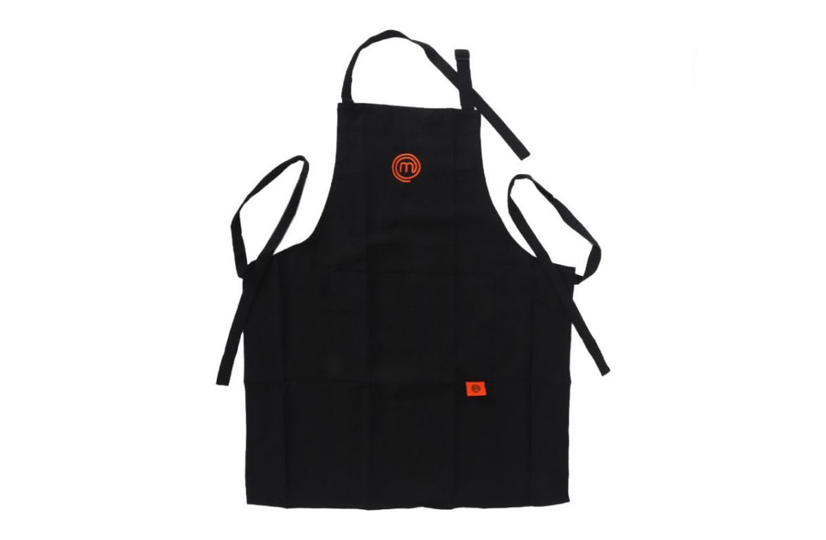 MasterChef Delantal Oficial con Bolsillo – 100% Algodón, Bordado con Logo Talla Única 70x81 cm – Negro – Delantal de Cocina Unisex Profesional