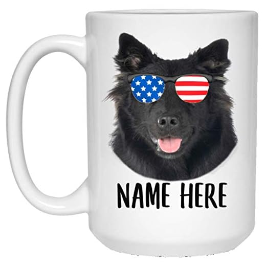 Personligt namn finsk lapphund svart med amerikansk flagga solglasögon vit kaffemugg
