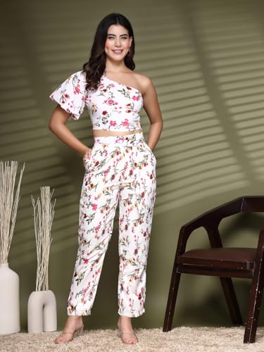 Image of OOMPH! Crepe Cropped Pants for Women