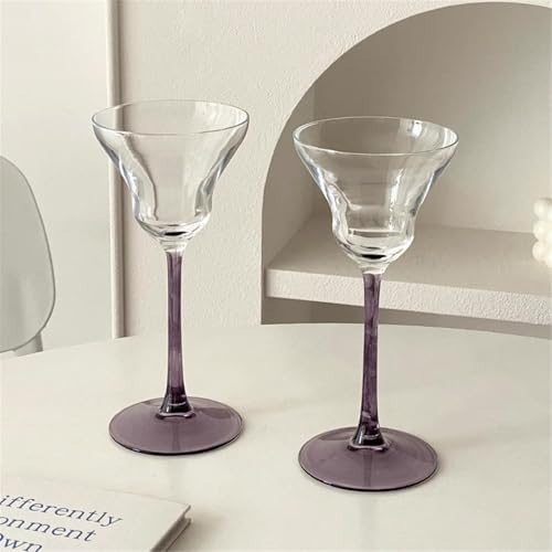 Copas de martini de 190 ml que evitan calentar la bebida al sostenerlas 3