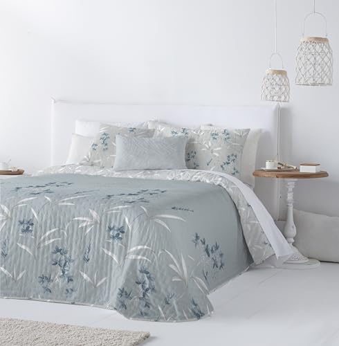Fundeco - Colcha Cama de 135 - Reversible Estampado Floral - Gramaje 200 g/m² - 235x270 - Color Azul - Incluye 2 Fundas de Cojín Decorativo 50x70 cm (Meryl Azul)