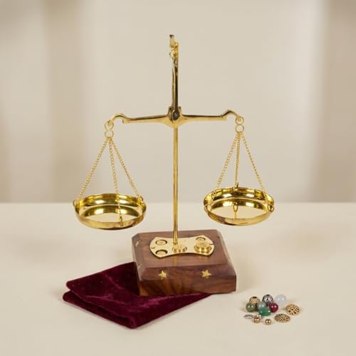Báscula decorativa balance de latón y madera compacta miniatura 3