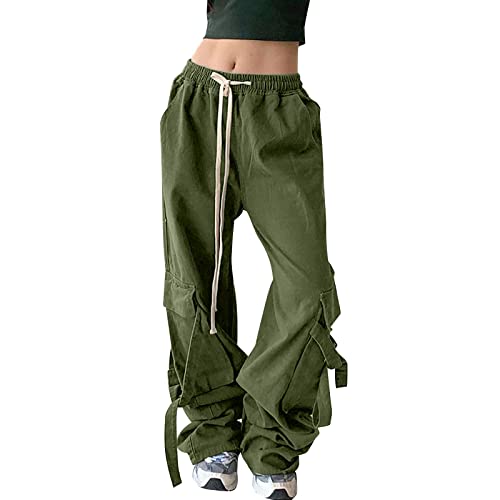 Short cargo blanc femme taille basse et coupe large baggy style punk avec poches