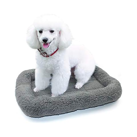 Enjoying Soft Plush Cat Bed Mat Cover