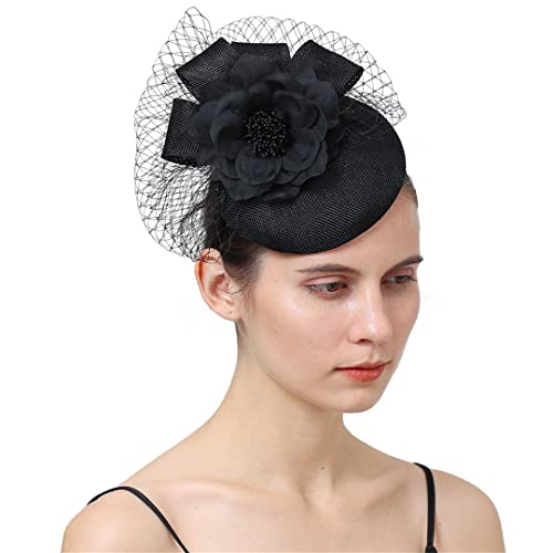 Barrette à fleurs en plumes pour fixer une coiffure de mariée sans douleur