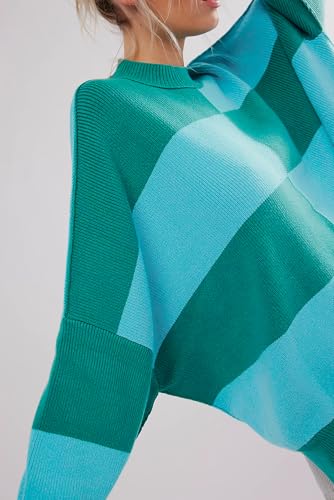 Women's Green Checkered Oversized Sweater with Side Slits Drop Shoulder4