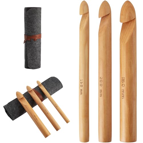 Image of Bamboo Crochet Hooks Set - 15mm(P /Q), 20mm(S), 25mm(U) 3PCS Giant Hooks with Portable Case - Perfect for Big Loop or Extra Bulky Yarn Projects