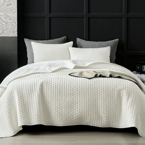 WARMDERN Luxury Velvet Quilt Set Queen Size, Cross Stitch Quilts Striped Bedding Set, Soft Lightweight Bedspread and Coverlet with 2 Pillow Shams for All Season, White, 90" x 96"