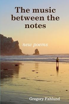 Paperback The music between the notes Book